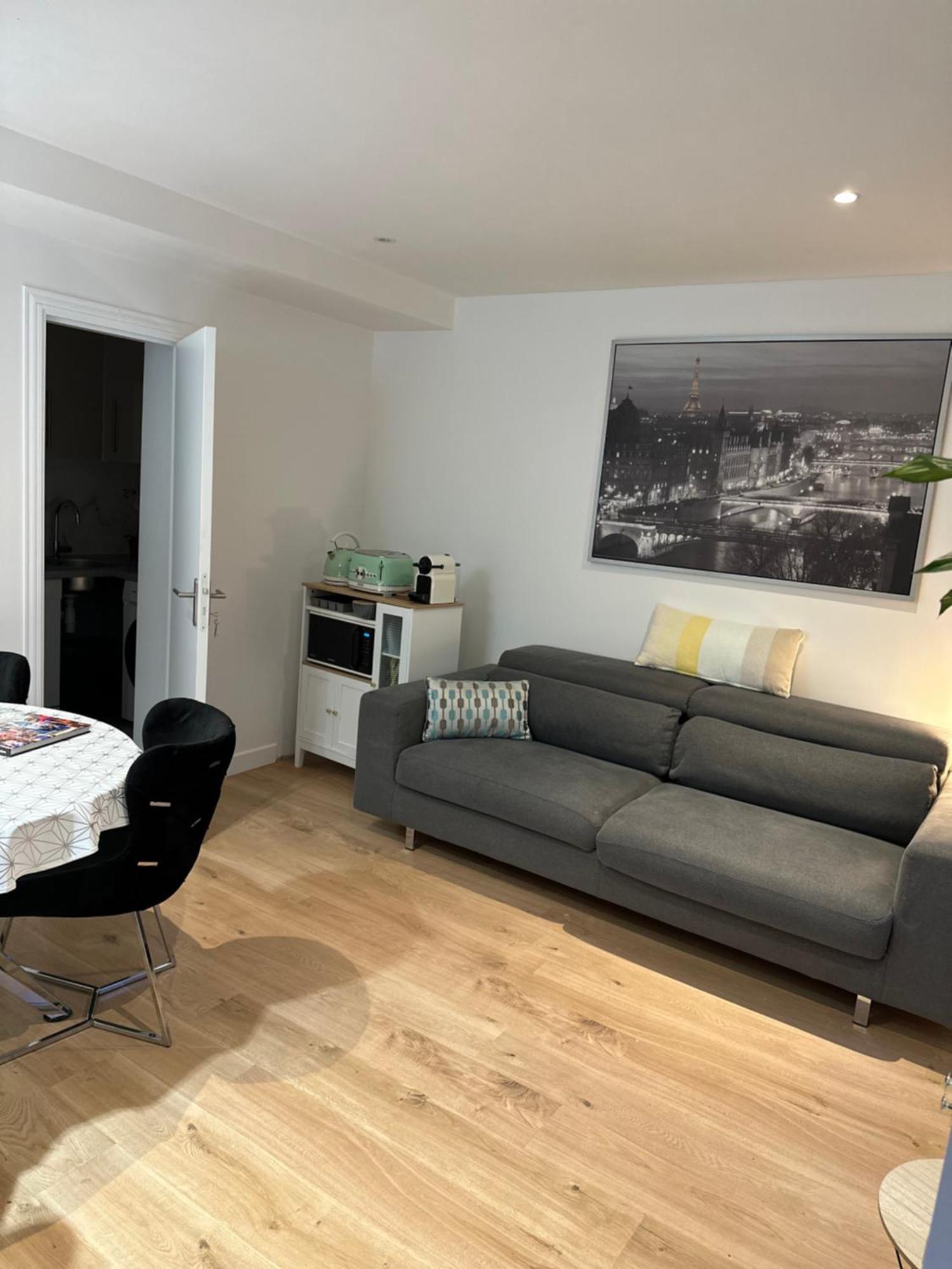 Alloggio in famiglia Logement Avec Terrasse Et Entree Independantes A 25 Min De Paris
