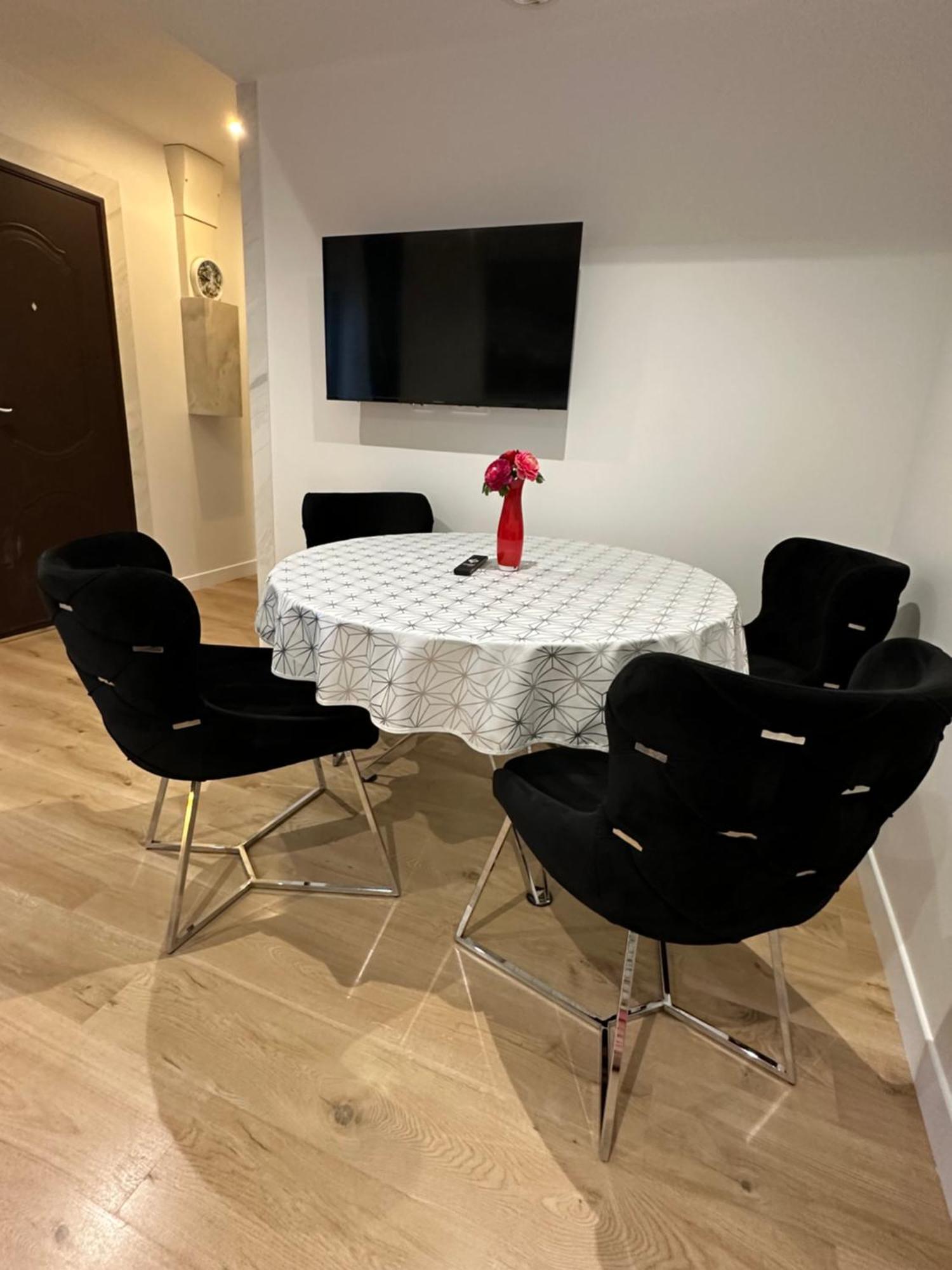 Logement Avec Terrasse Et Entree Independantes A 25 Min De Paris Alloggio in famiglia Yerres