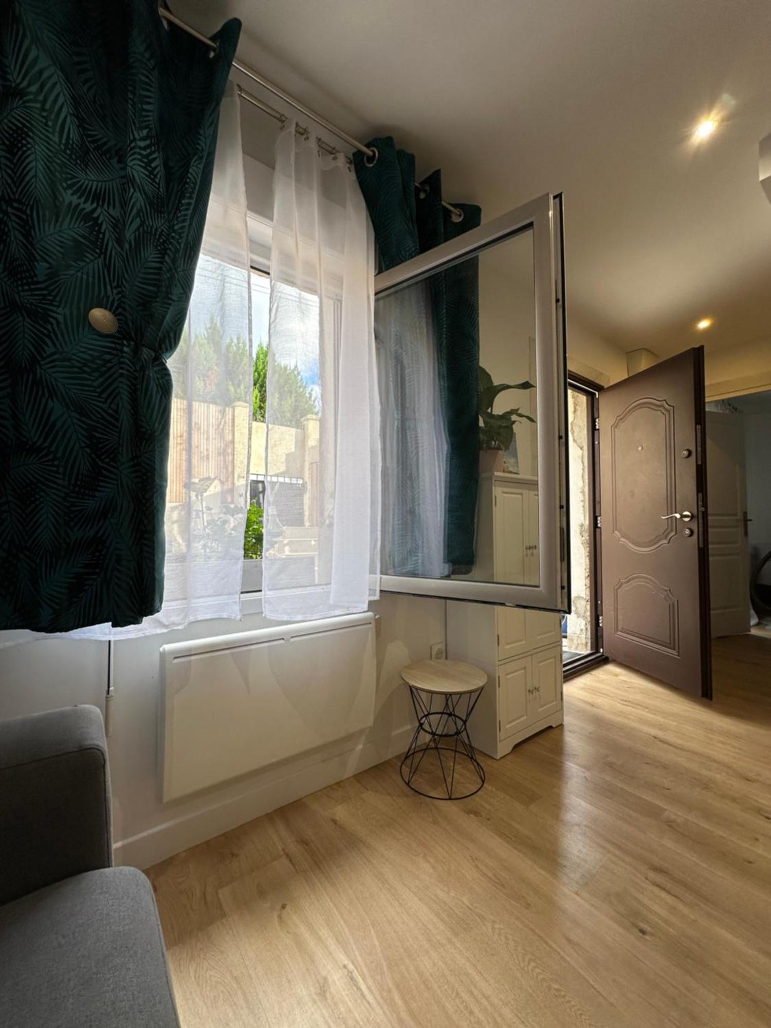 Logement Avec Terrasse Et Entree Independantes A 25 Min De Paris *