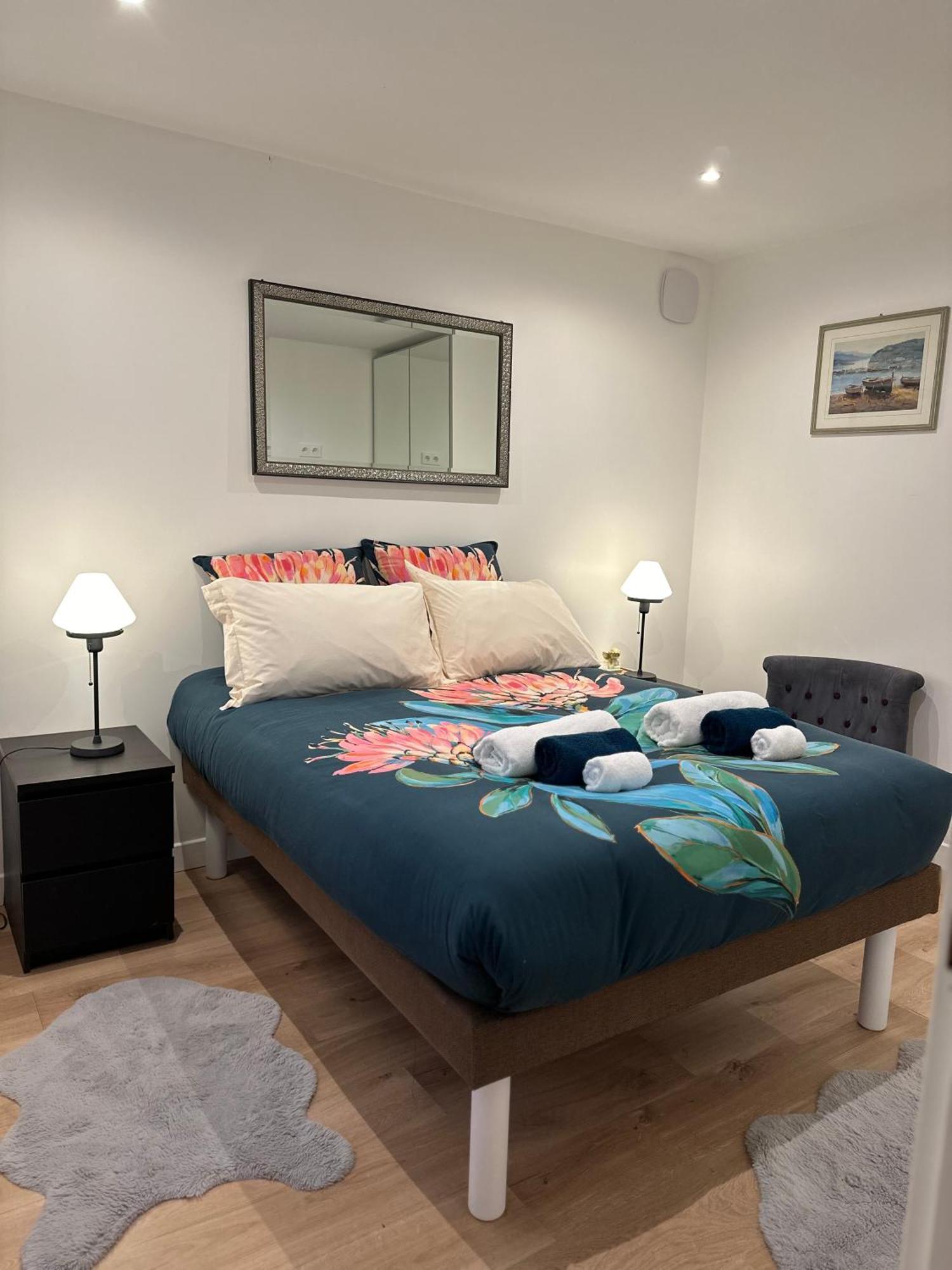 -sans Cuisine -avec Terrasse Et Entree Independantes A 25 Min De Paris Homestay Yerres